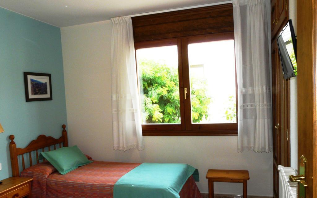 Hostal Rural Casa Castro Alberuela de la Liena Room photo
