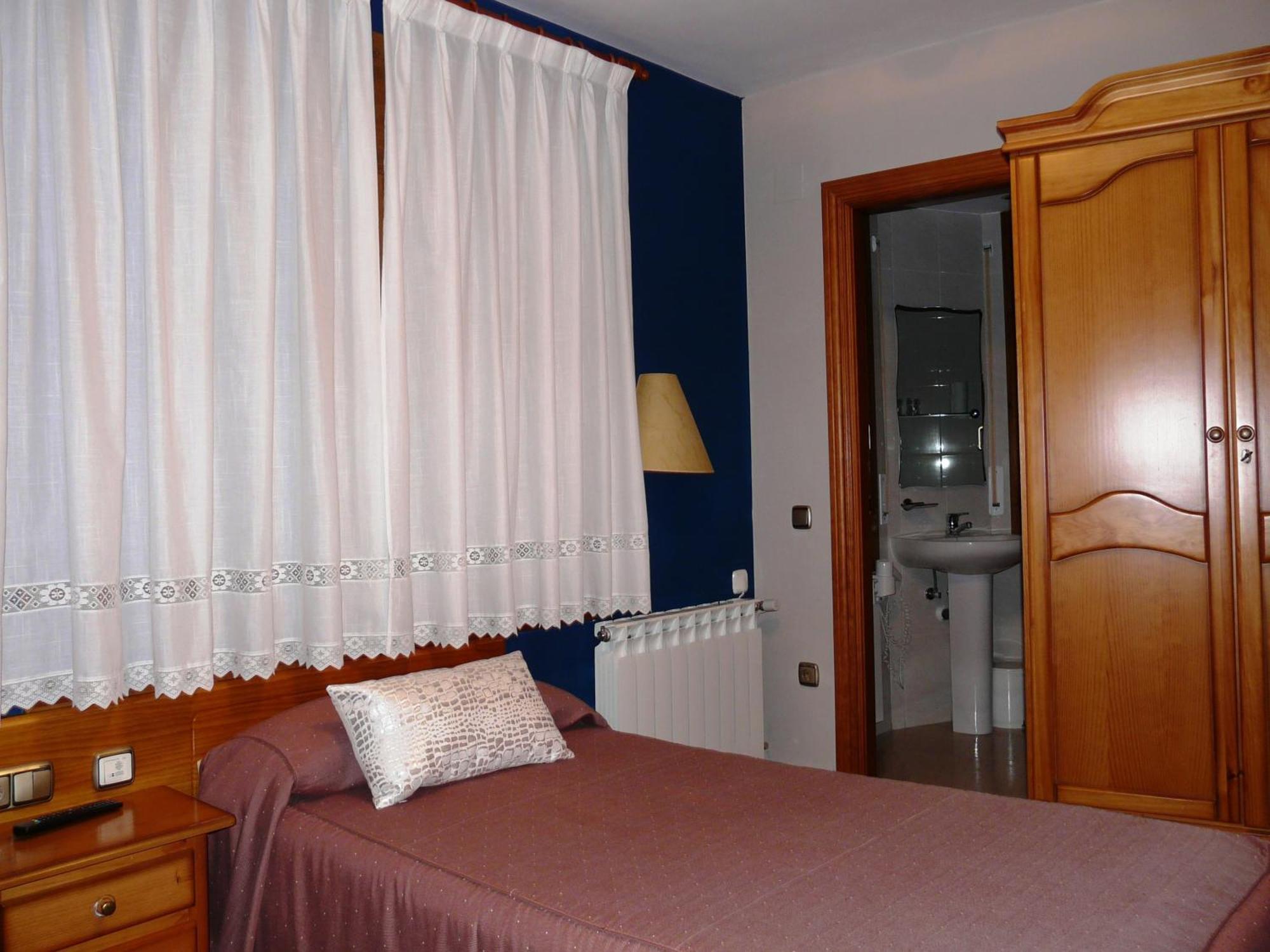 Hostal Rural Casa Castro Alberuela de la Liena Room photo
